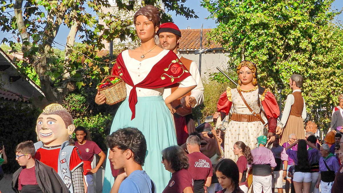 296-30-anys-mantenint-viva-la-tradicio-gegantera-1792078627