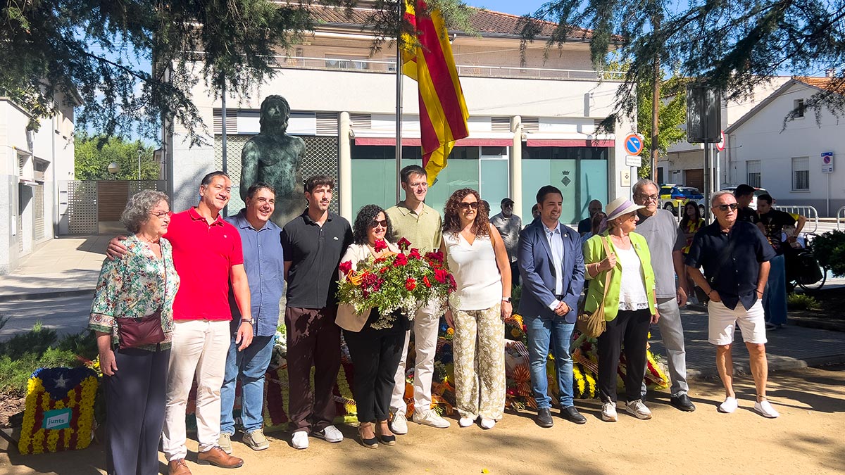 <i class='fas fa-caret-right fa-lg' ></i> Diada - Ofrena Floral - PSC