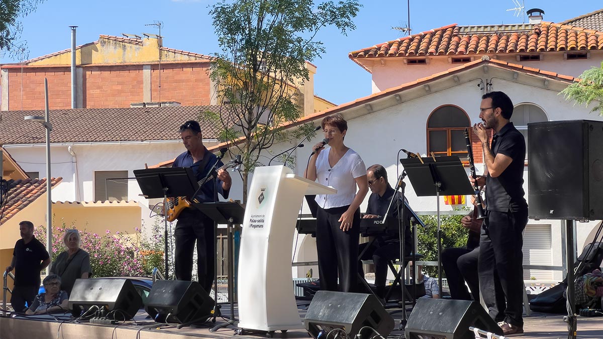 <i class='fas fa-caret-right fa-lg' ></i> Diada - Interpretació musical de l'Escola de Música